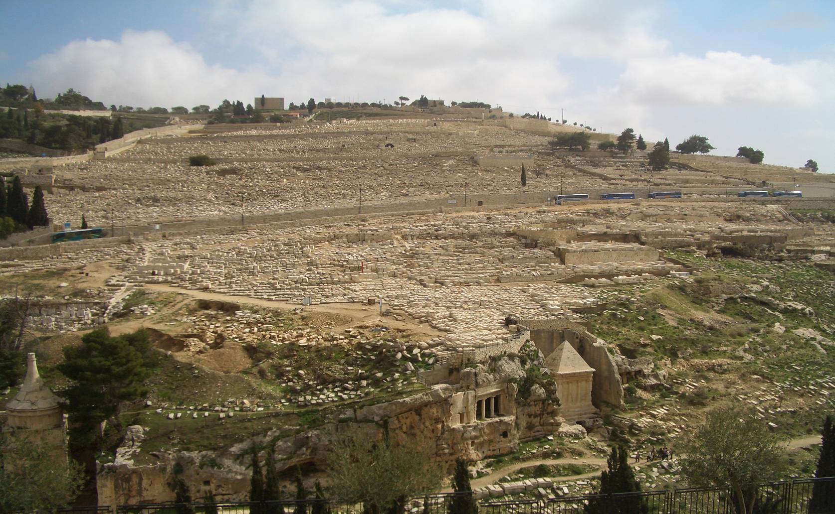JERUSALEM_Mount_of_Olives_Cemetery